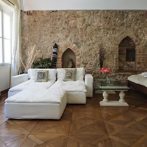 https://karlova-42-old-town-apartment.praguehotelsweb.com